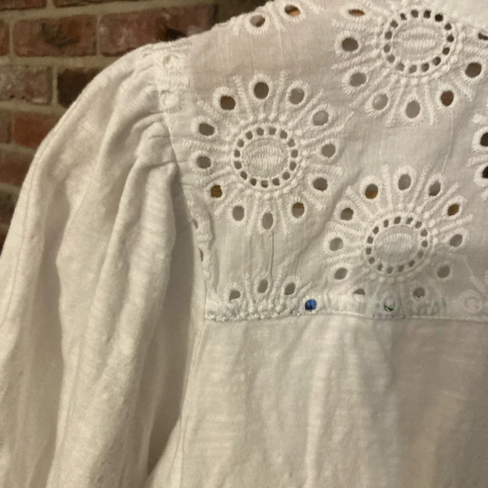 Anthropologie | Porridge Zulu White Eyelet Button-Front Tie-Hem Blouse EUC Sz S